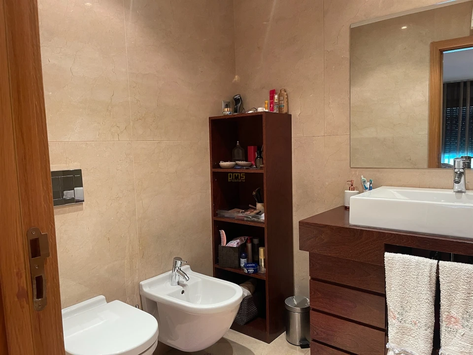 Apartamento T3 para Venda em Mafamude e Vilar do Paraíso Foto 17