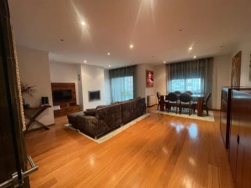 Apartamento T3 para Venda em Mafamude e Vilar do Paraíso