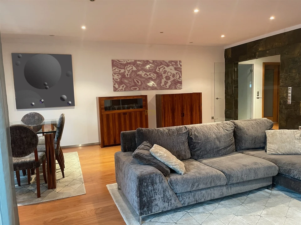 Apartamento T3 para Venda em Mafamude e Vilar do Paraíso Foto 4