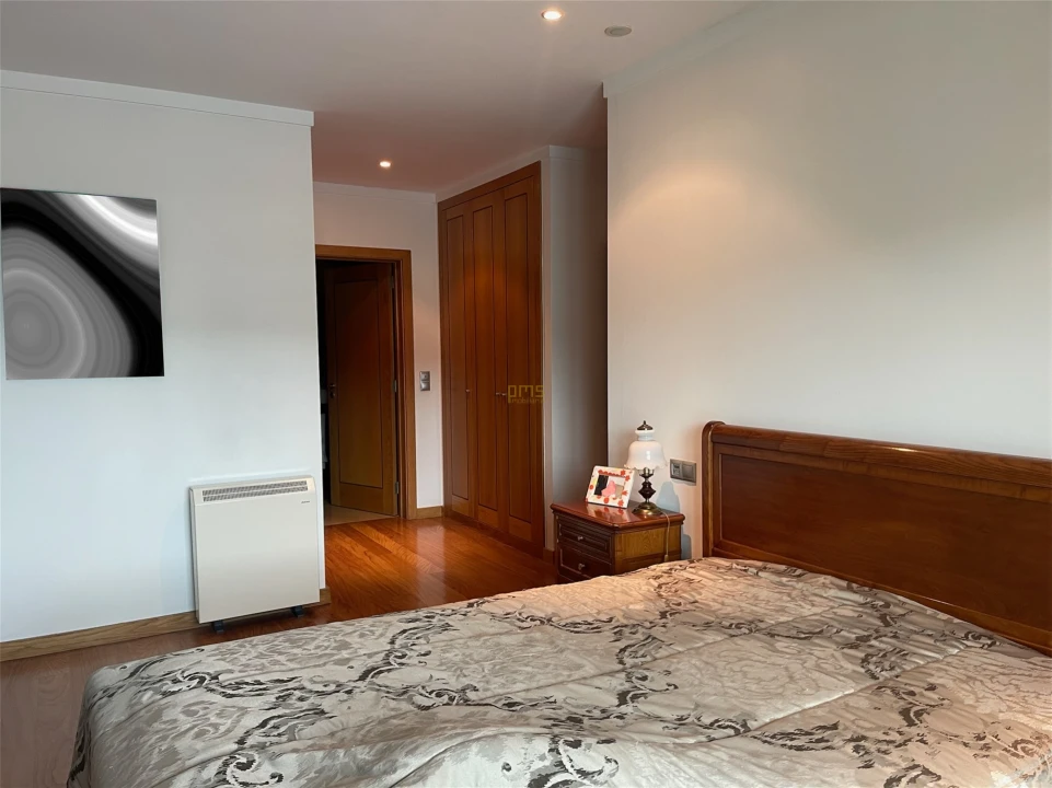 Apartamento T3 para Venda em Mafamude e Vilar do Paraíso Foto 11