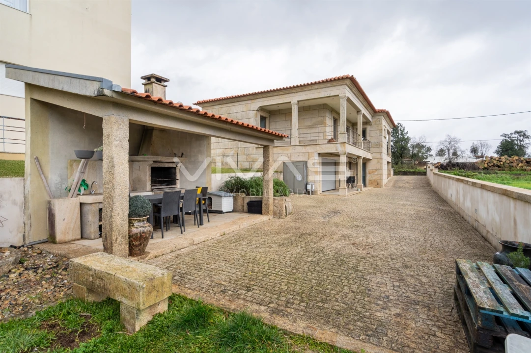 Moradia T3 para Venda em Lama Foto 6