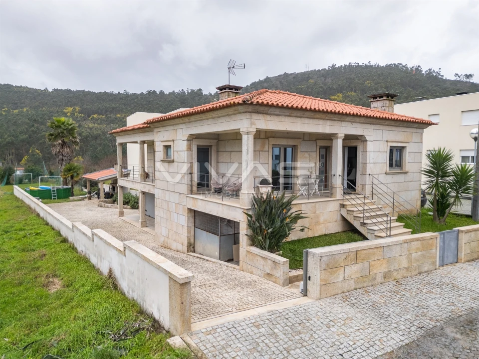 Moradia T3 para Venda em Lama Foto 1