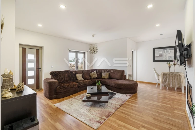 Moradia T3 para Venda em Lama Foto 12