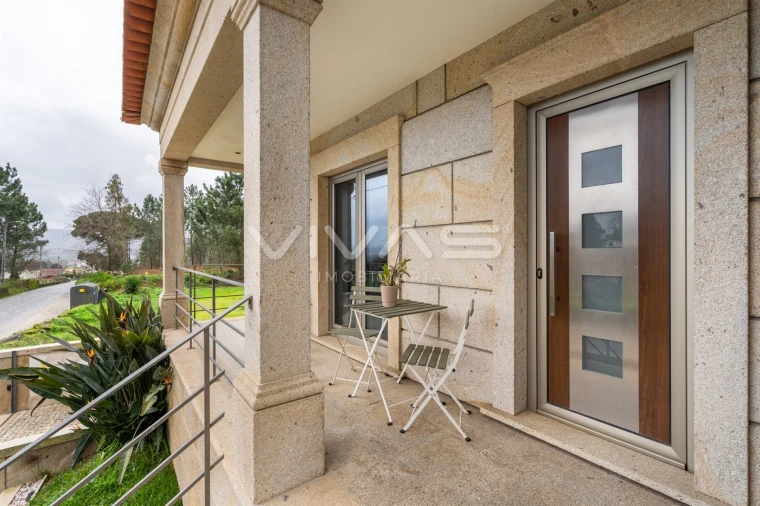 Moradia T3 para Venda em Lama Foto 5