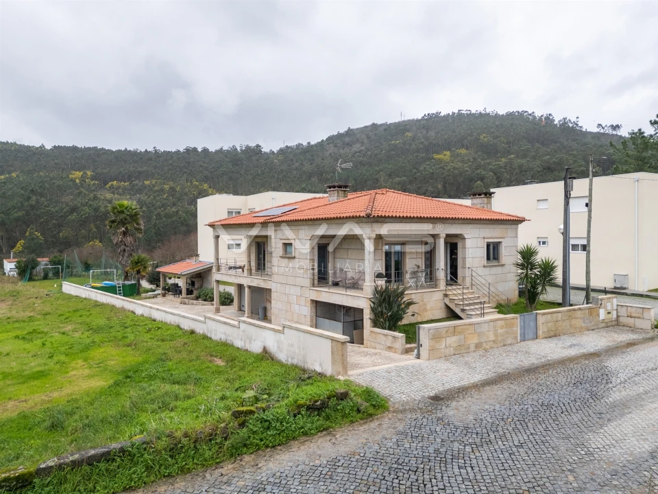 Moradia T3 para Venda em Lama Foto 3