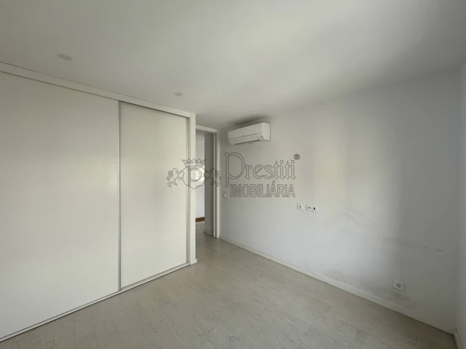 Apartamento T1 para Arrendamento em Oliveira, São Paio e São Sebastião Foto 6