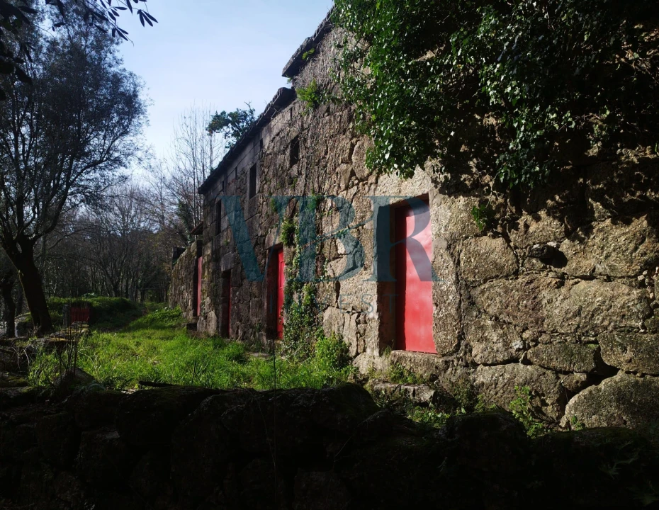 Moradia T4 para Venda em Vale (São Cosme), Telhado e Portela Foto 4