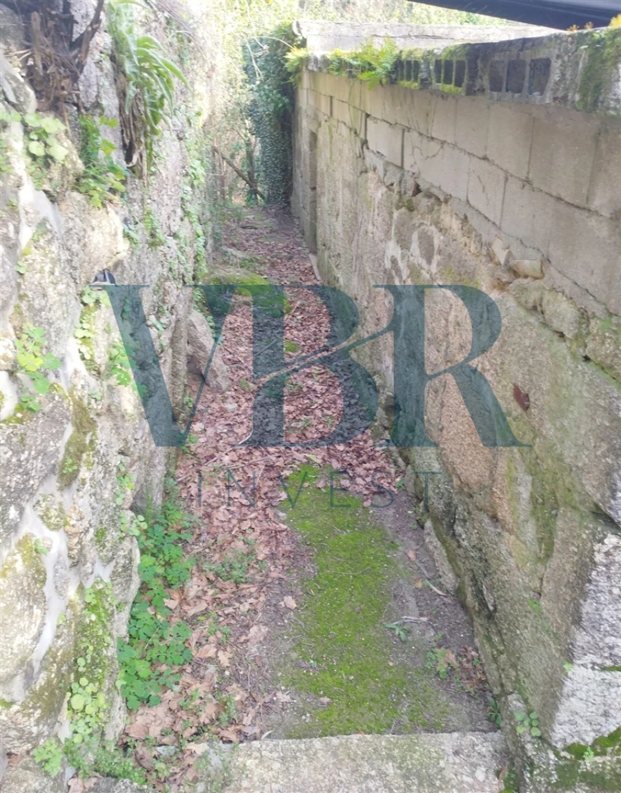 Moradia T4 para Venda em Vale (São Cosme), Telhado e Portela Foto 8