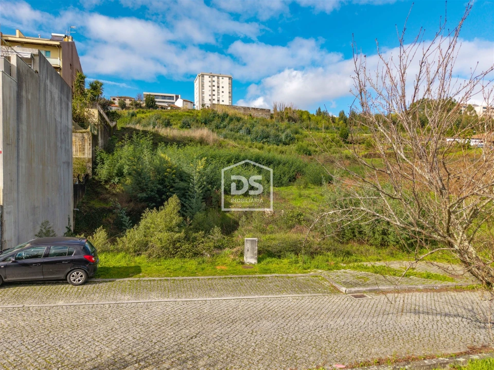 Terreno para Venda em Penafiel Foto 3