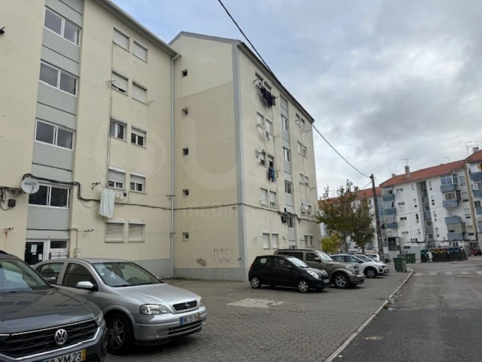 Apartamento T3 para Venda em Laranjeiro e Feijó Foto 1