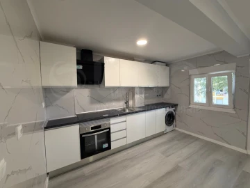 Apartamento T3 para Venda em Laranjeiro e Feijó