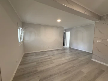 Apartamento T3 para Venda em Laranjeiro e Feijó
