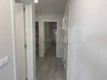 Apartamento T2 para Venda em Oeiras e São Julião da Barra, Paço de Arcos e Caxias