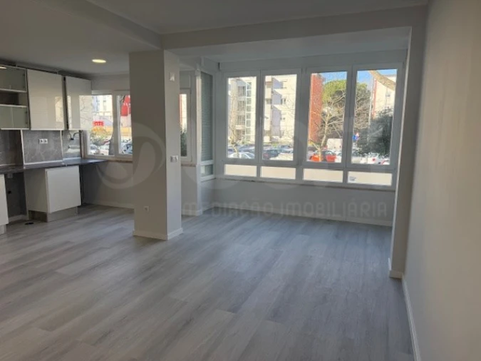 Apartamento T2 para Venda em Oeiras e São Julião da Barra, Paço de Arcos e Caxias Foto 1