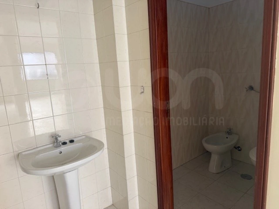 Apartamento para Venda em Cacém e São Marcos Foto 6