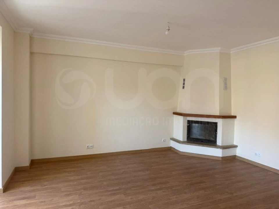 Apartamento T3 para Venda em Rio de Mouro Foto 4