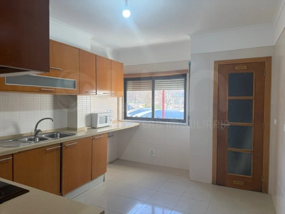 Apartamento T3 para Venda em Rio de Mouro Foto 6