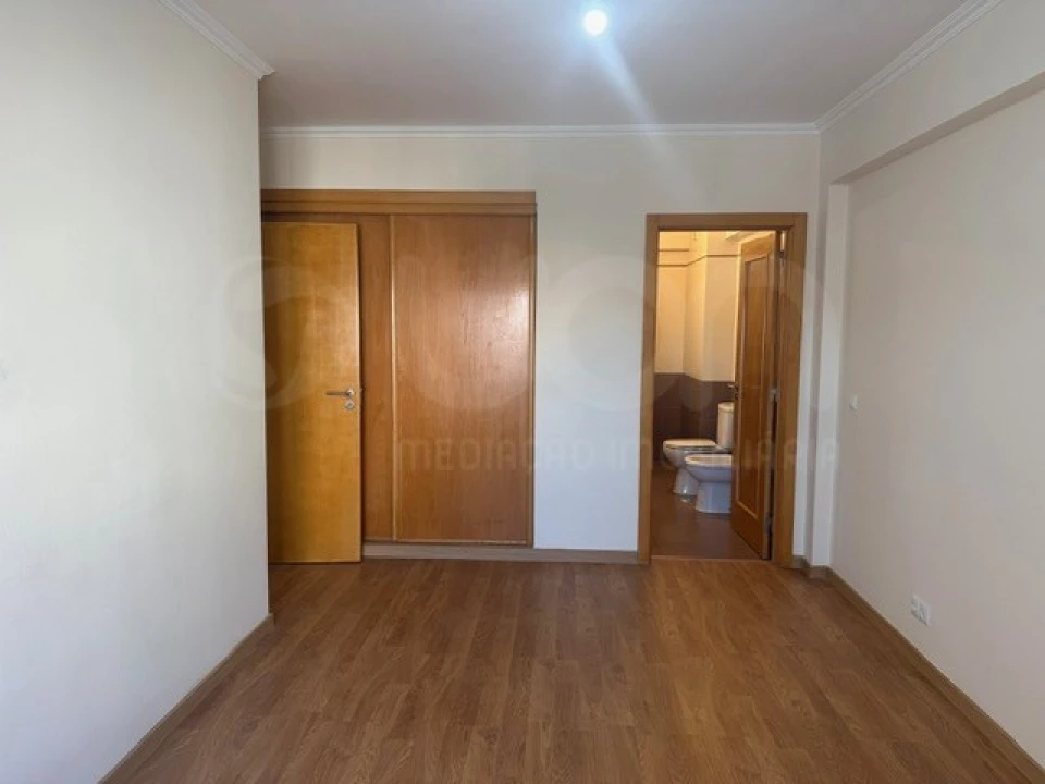 Apartamento T3 para Venda em Rio de Mouro Foto 7