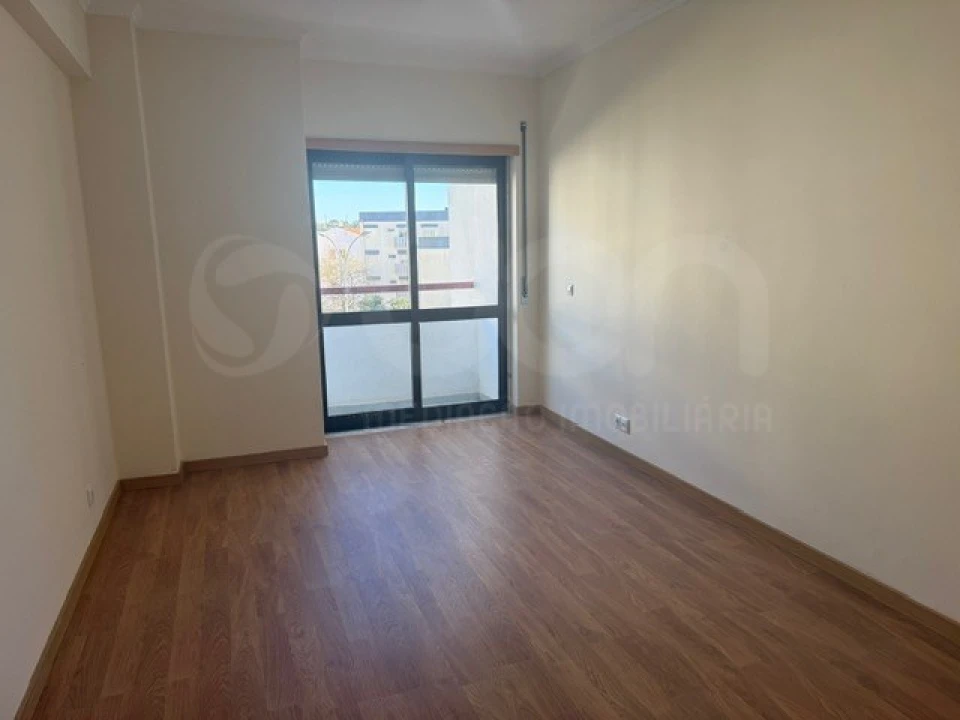 Apartamento T3 para Venda em Rio de Mouro Foto 8