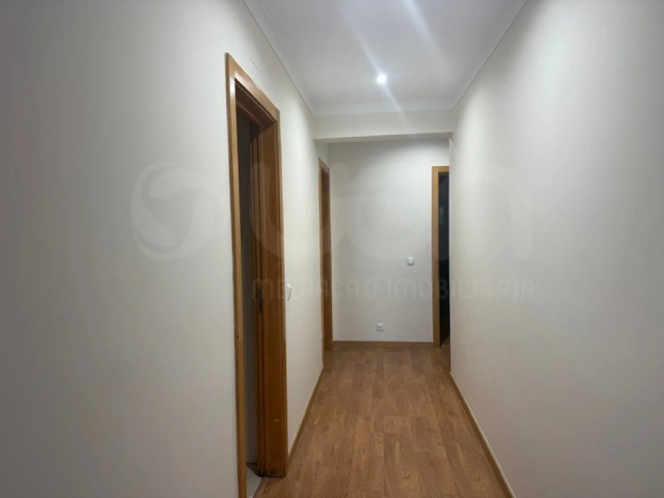 Apartamento T3 para Venda em Rio de Mouro Foto 14