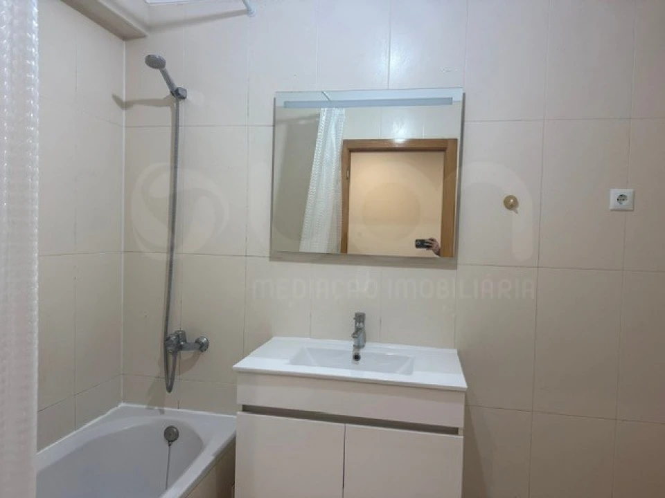 Apartamento T3 para Venda em Rio de Mouro Foto 16