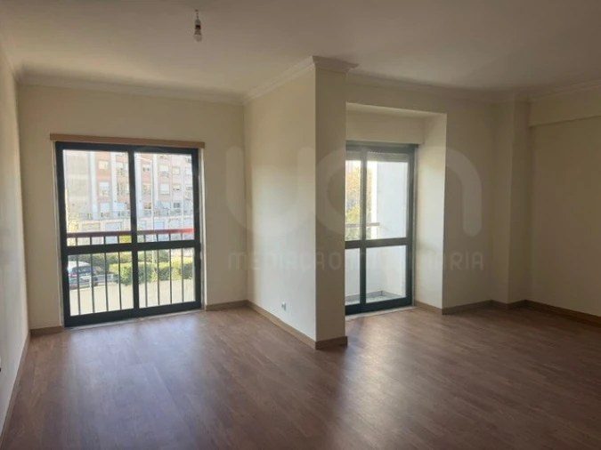 Apartamento T3 para Venda em Rio de Mouro Foto 3