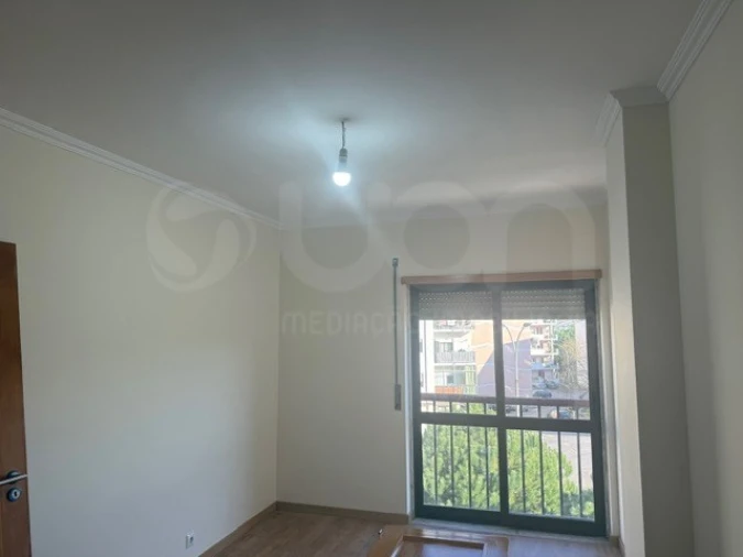 Apartamento T3 para Venda em Rio de Mouro Foto 12