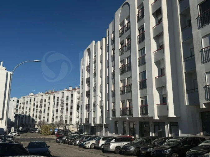 Apartamento T3 para Venda em Rio de Mouro Foto 18