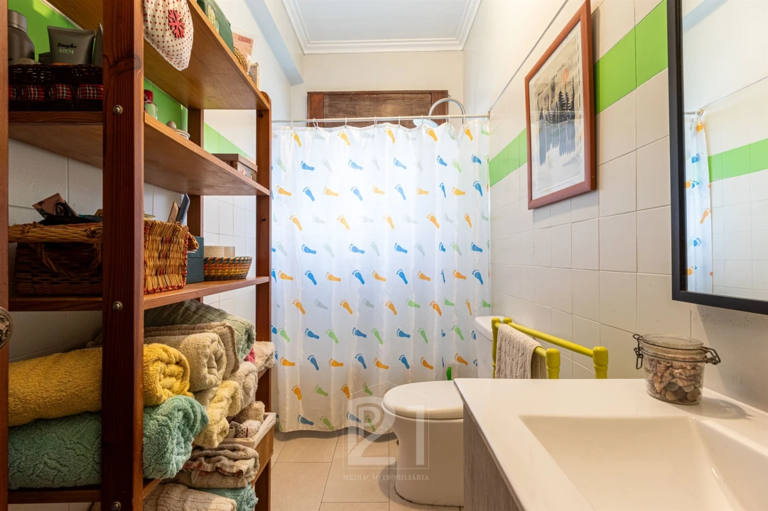 Moradia T5 para Venda em Massamá e Monte Abraão Foto 17