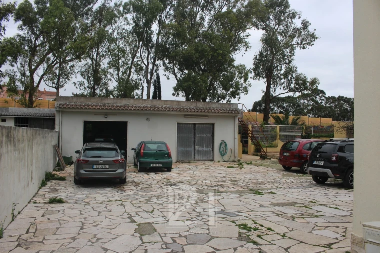 Moradia T5 para Venda em Massamá e Monte Abraão Foto 50