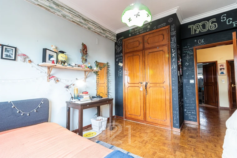 Moradia T5 para Venda em Massamá e Monte Abraão Foto 3