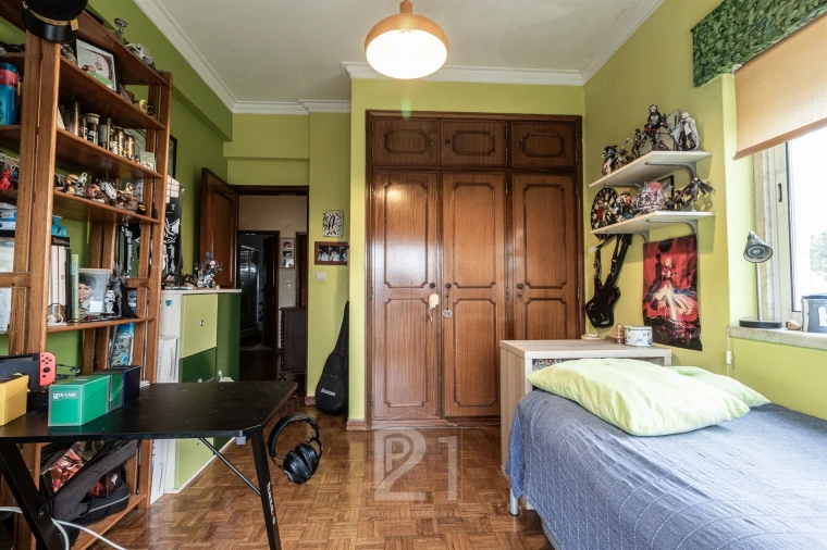 Moradia T5 para Venda em Massamá e Monte Abraão Foto 6