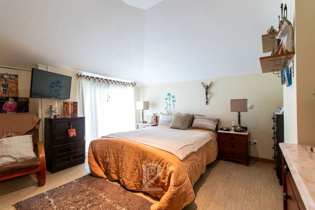 Moradia T5 para Venda em Massamá e Monte Abraão Foto 33