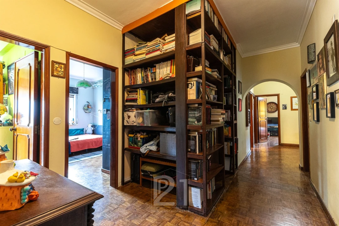 Moradia T5 para Venda em Massamá e Monte Abraão Foto 8