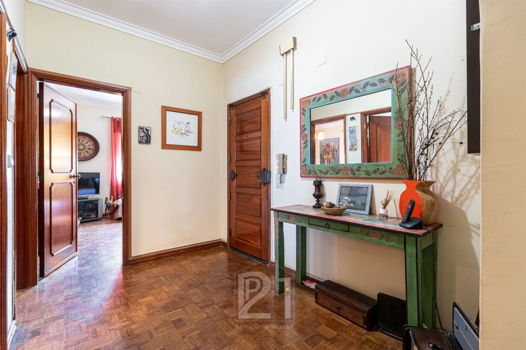 Moradia T5 para Venda em Massamá e Monte Abraão Foto 19