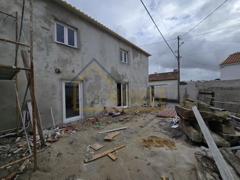 Moradia T3 para Venda em Miragaia e Marteleira Foto 17