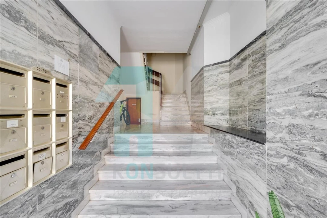 Apartamento T1 para Arrendamento em Algés, Linda-A-Velha e Cruz Quebrada-Dafundo Foto 15