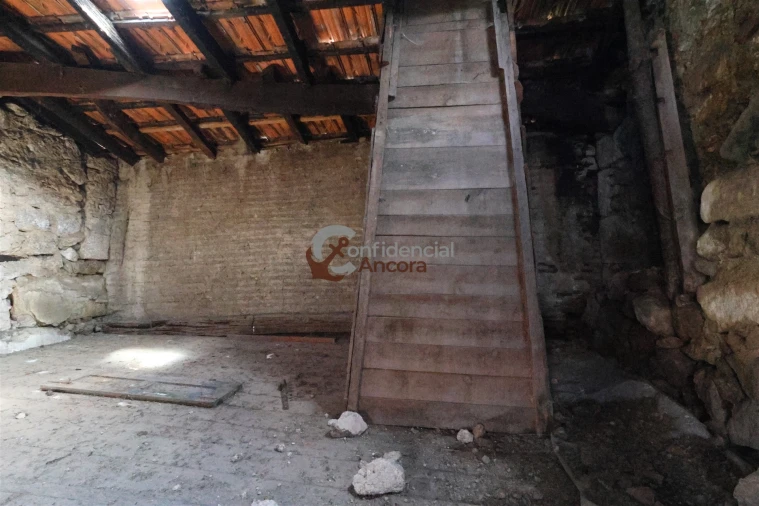 Moradia T0 para Venda em Figueiró da Serra e Freixo da Serra Foto 11