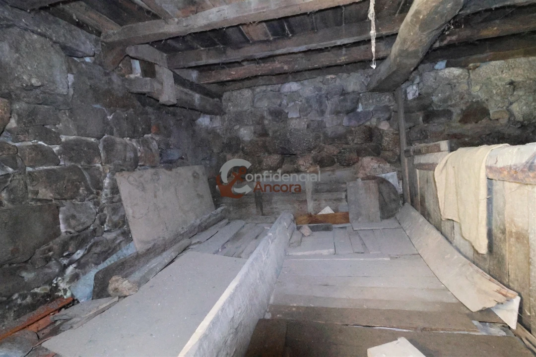 Moradia T0 para Venda em Figueiró da Serra e Freixo da Serra Foto 13