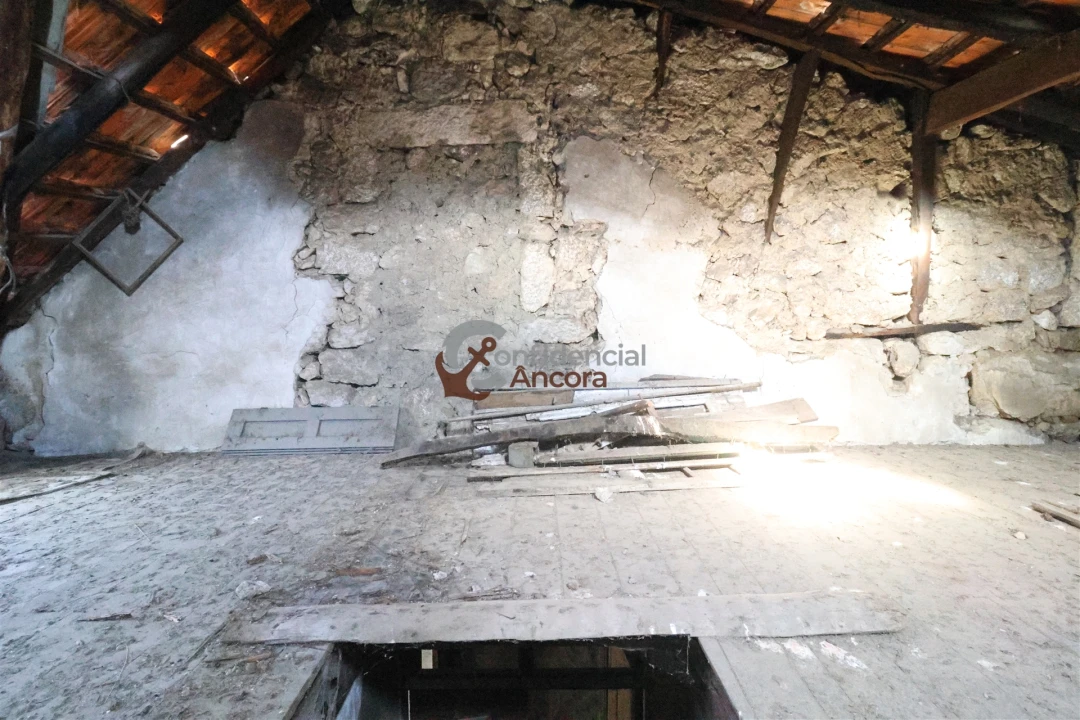 Moradia T0 para Venda em Figueiró da Serra e Freixo da Serra Foto 9