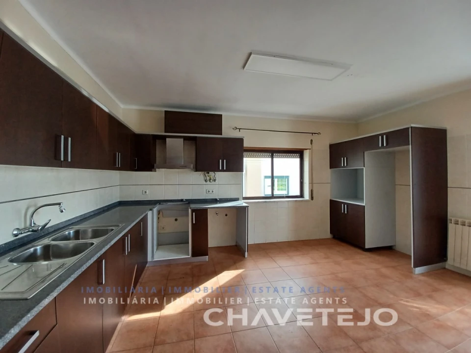 Moradia T4 para Venda em São João Baptista e Santa Maria dos Olivais Foto 10