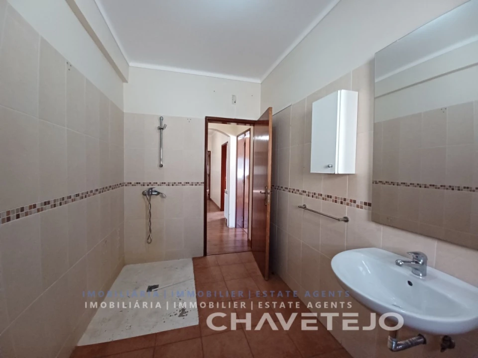 Moradia T4 para Venda em São João Baptista e Santa Maria dos Olivais Foto 16