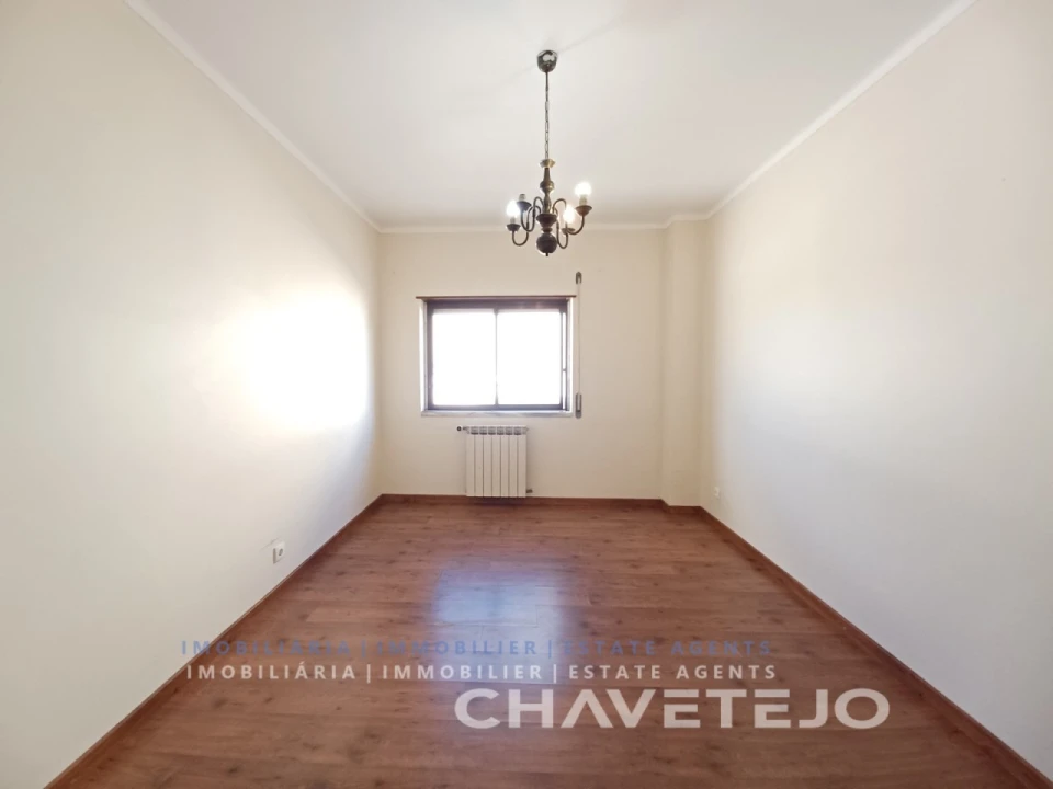 Moradia T4 para Venda em São João Baptista e Santa Maria dos Olivais Foto 19