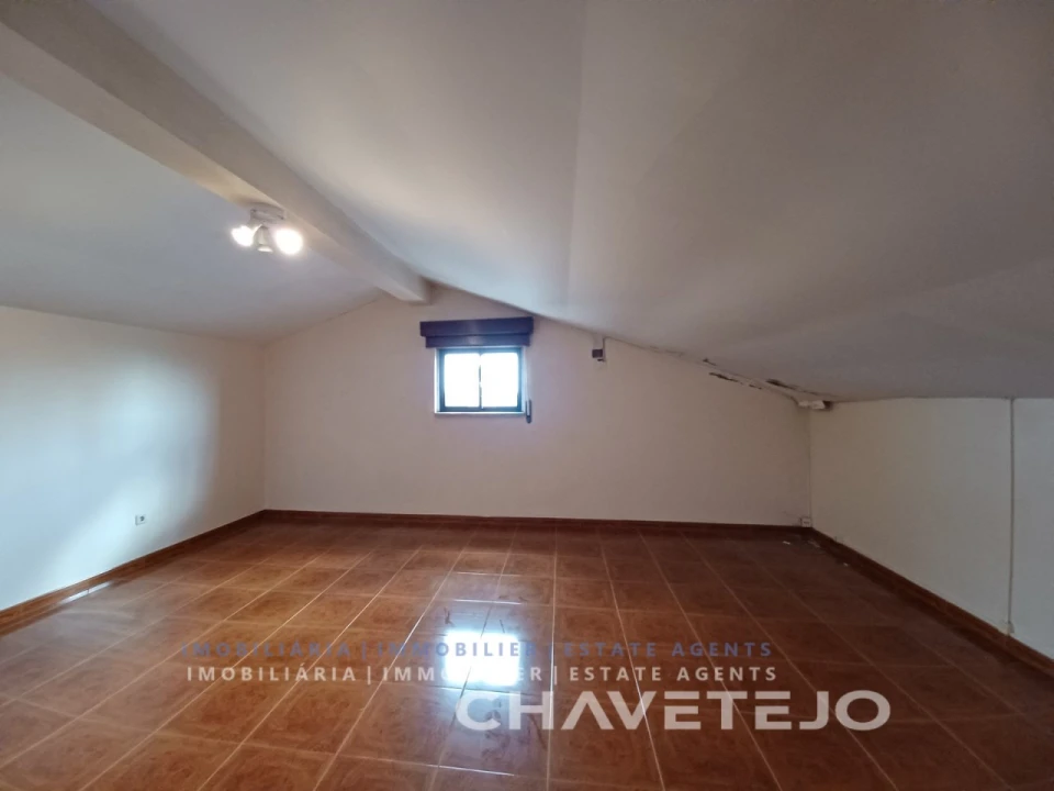 Moradia T4 para Venda em São João Baptista e Santa Maria dos Olivais Foto 23