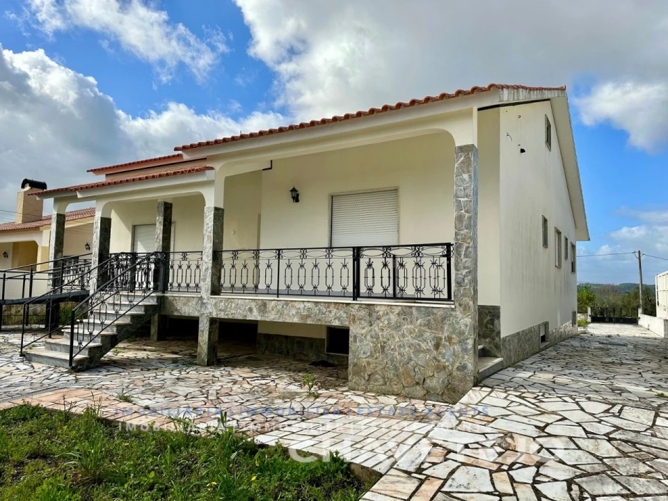 Moradia T4 para Venda em São João Baptista e Santa Maria dos Olivais Foto 2