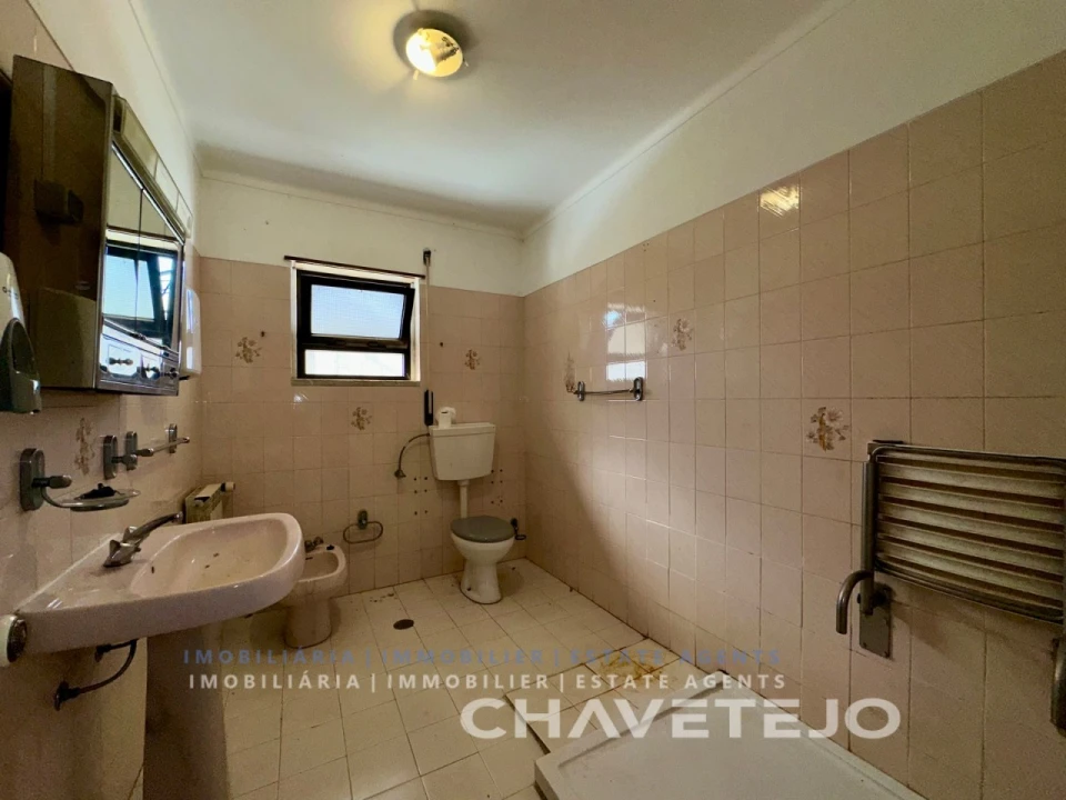 Moradia T4 para Venda em São João Baptista e Santa Maria dos Olivais Foto 32