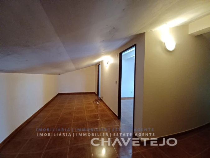 Moradia T4 para Venda em São João Baptista e Santa Maria dos Olivais Foto 24