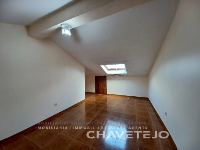 Moradia T4 para Venda em São João Baptista e Santa Maria dos Olivais Foto 25