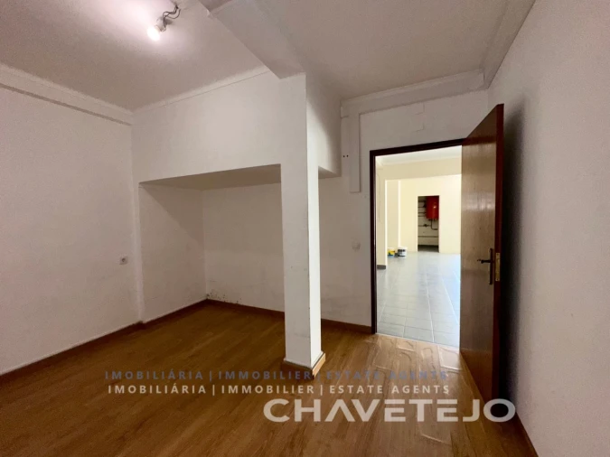 Moradia T4 para Venda em São João Baptista e Santa Maria dos Olivais Foto 29