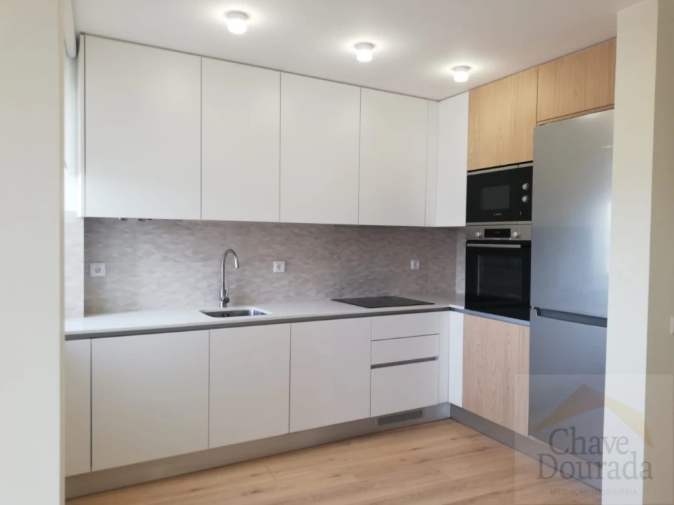 Apartamento T2 para Venda em Santo Antonio dos Olivais Foto 1